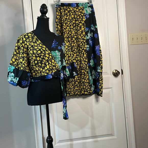 ASOS Two Piece - Picture 3 of 3